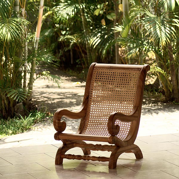 Petit fauteuil créole en camphre