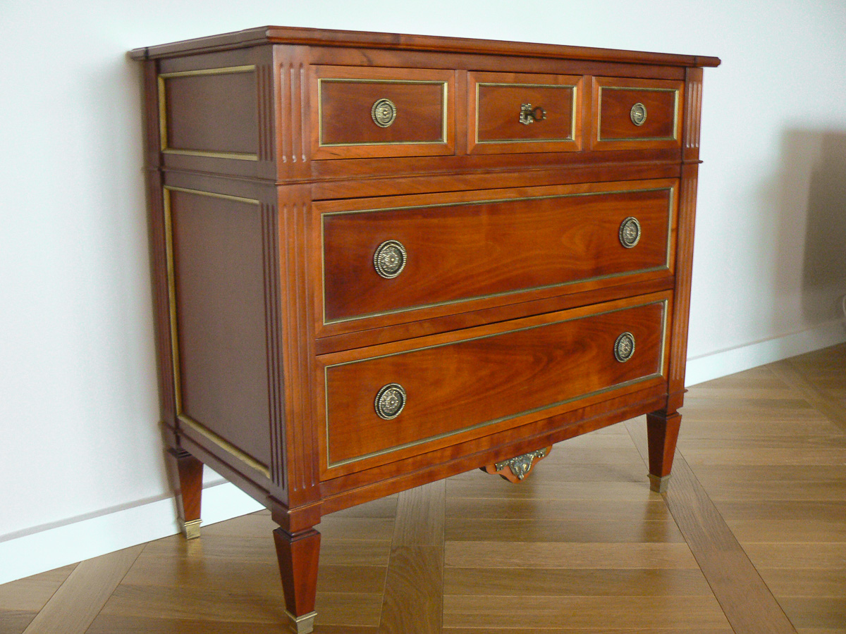 Commode Louis XVI en merisier