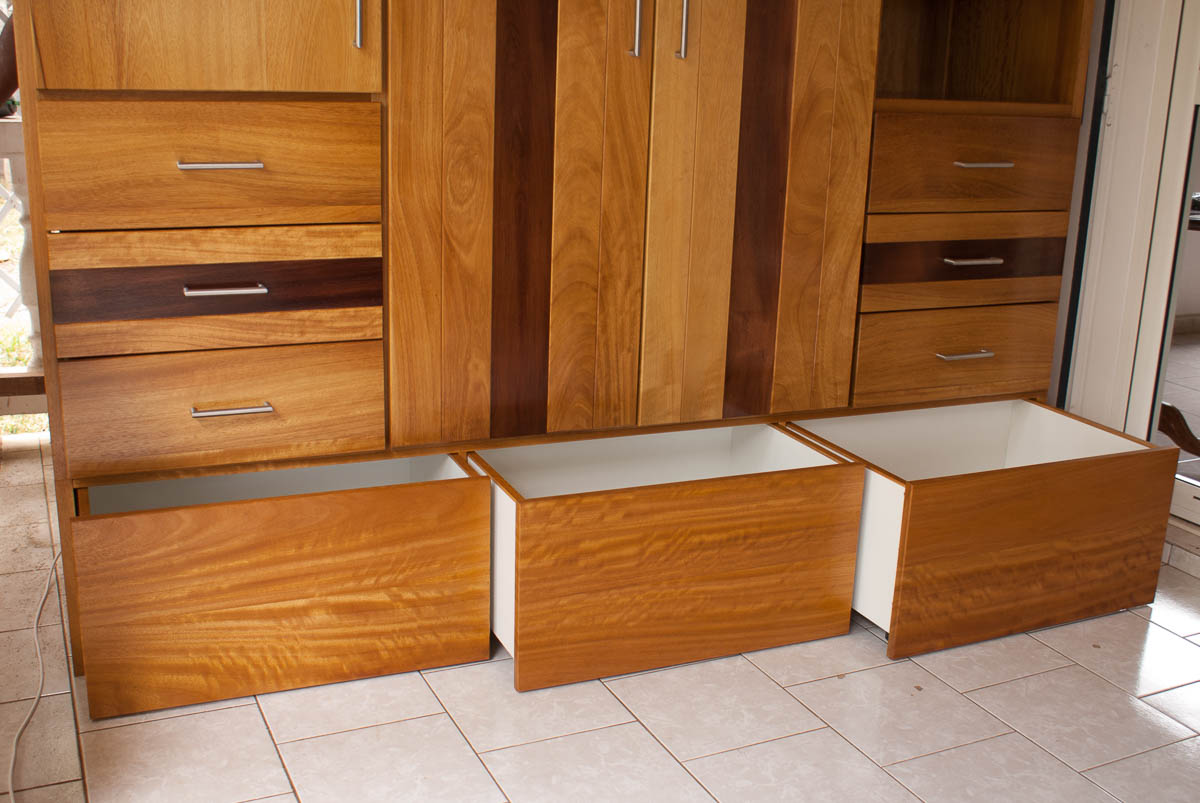 Dressing en iroko et palissandre de Madagascar