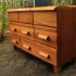 Commode galbée en iroko et kossipo