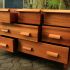 Commode galbée en iroko et kossipo