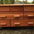 Commode galbée en iroko et kossipo